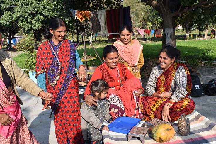 members_of_the_corbett_gramin_mahila_sangathan__mohan_chandra_badhani_742735.jpg
